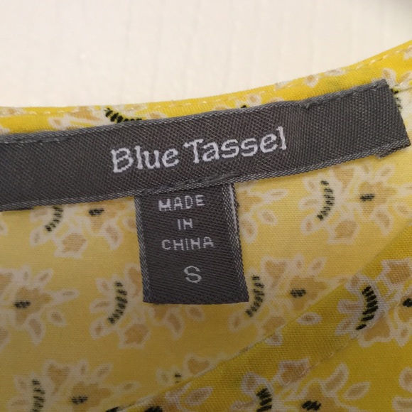 •Blue Tassel Anthropologie Carmen Patterned Top• - Picture 6 of 6